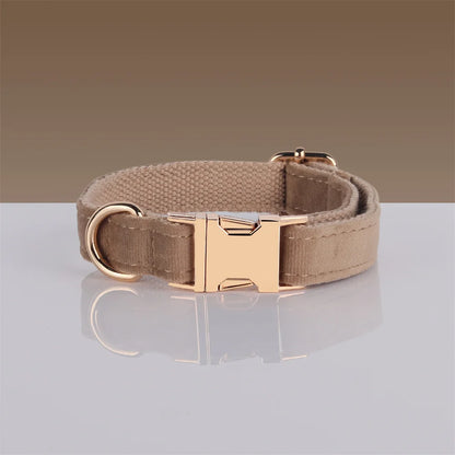 Pysinożek™ | Zestaw Light Coffee Velvet – szelki, smycz, obroża i kokarda dla psa i kota