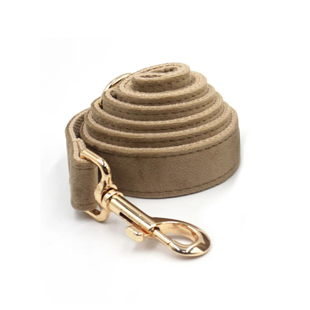 Pysinożek™ | Zestaw Light Coffee Velvet – szelki, smycz, obroża i kokarda dla psa i kota