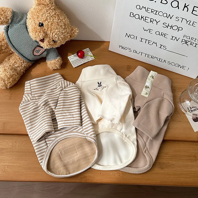 Pysinożek™ | Aksamitna bluza „Velvet Stripe” dla psa i kota – jesień/zima, ciepła, haftowana, skandynawski beż